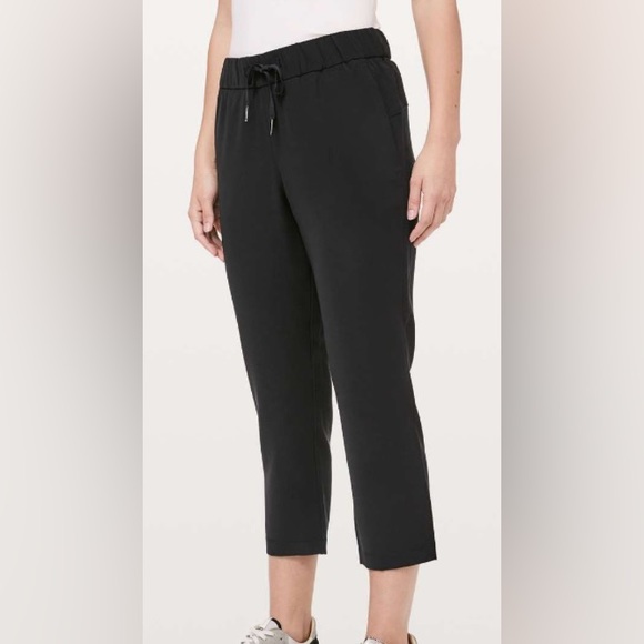 lululemon athletica Pants - Lululemon On The Fly Crop * Woven